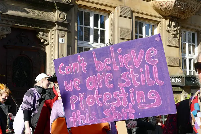 Sozialreformen gehen zu Lasten von Frauen 